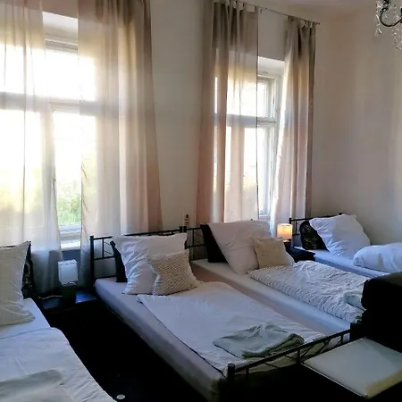 Séjour chez l'habitant Nr 11 Gaesteoase Fuer 4 Personen Familie Mit Umkleide Herzens Der Stadt