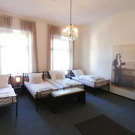 Nr 11 Gaesteoase Fuer 4 Personen Familie Mit Umkleide Herzens Der Stadt Séjour chez l'habitant *