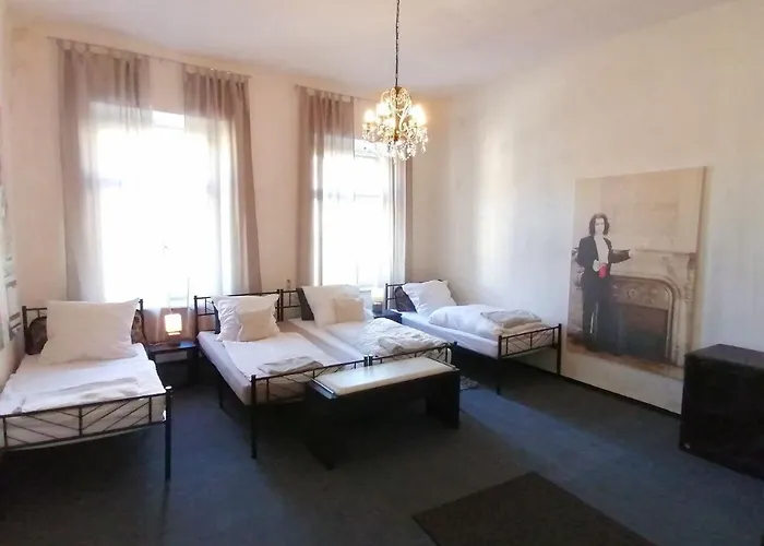 Nr 11 Gaesteoase Fuer 4 Personen Familie Mit Umkleide Herzens Der Stadt Homestay *